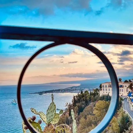 Casa Amelia - Charme In Taormina